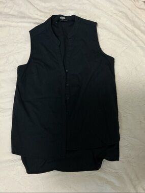 Harve Benard Black Sleeveless Button-Down Shirt